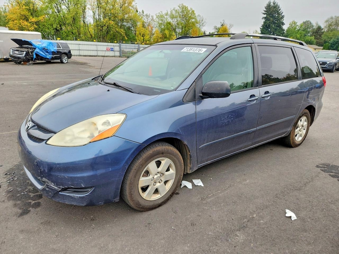 Vista de 2006 TOYOTA SIENNA LE 7 PASSENGER, ángulo 1