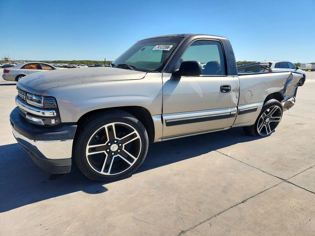 Vue de 1999 CHEVROLET SILVERADO C1500, angle 1