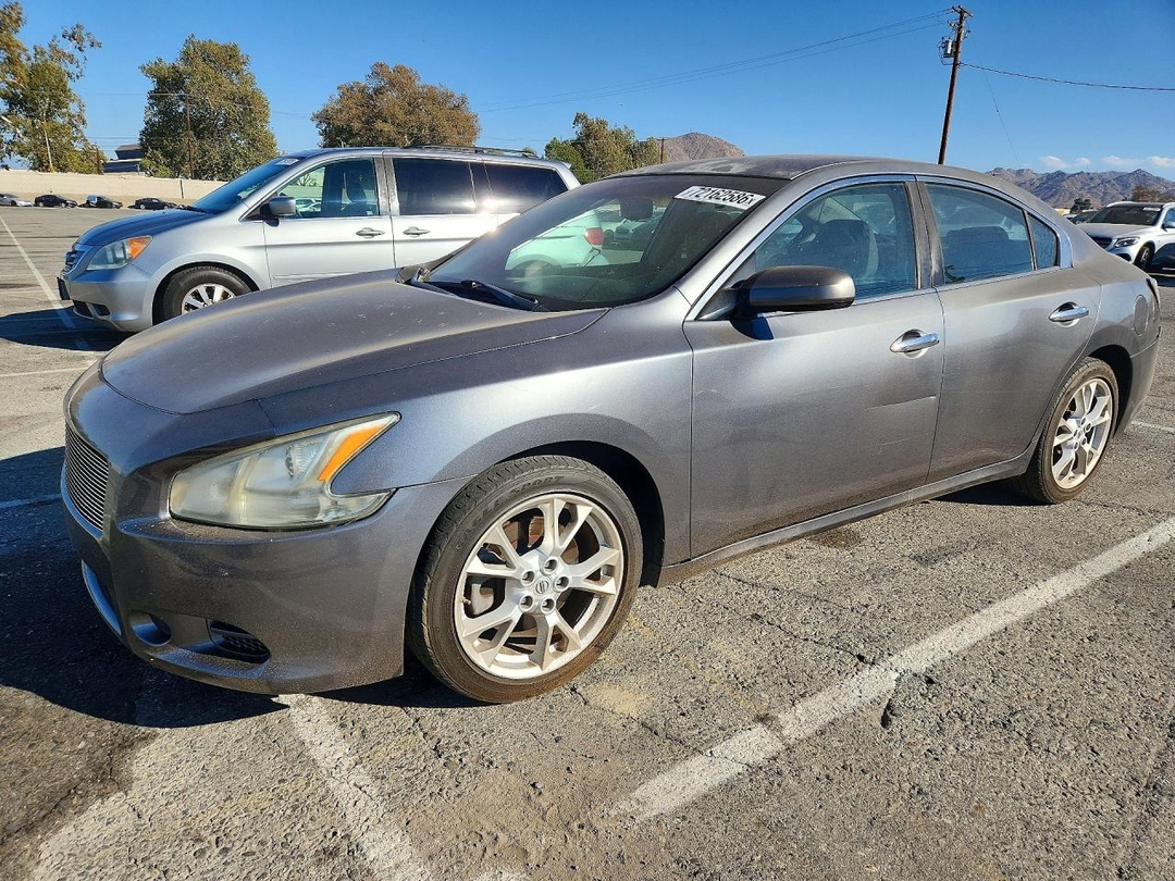 Вид 2014 NISSAN MAXIMA 3.5 S, угол 1
