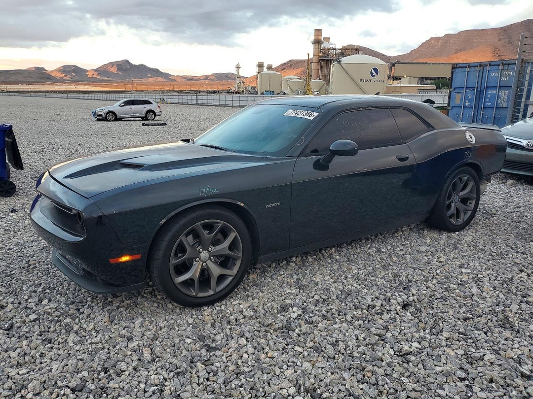 Vue de 2015 DODGE CHALLENGER R/T, angle 1