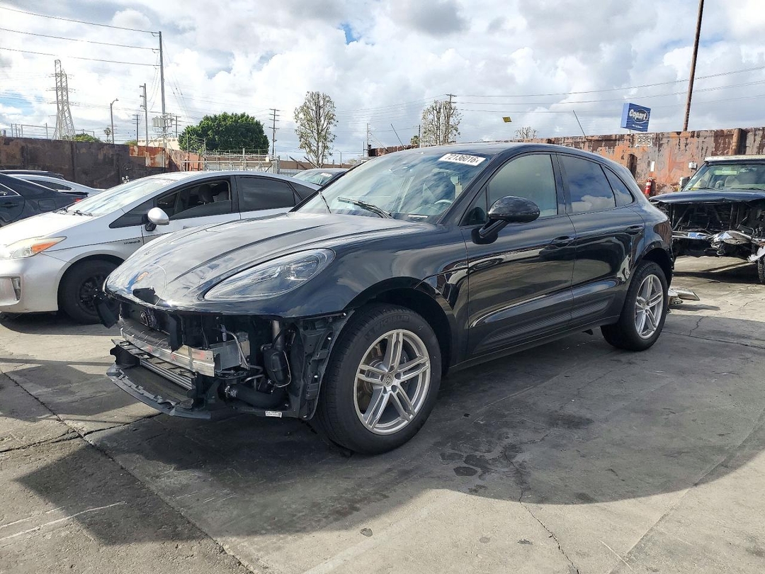 Vue de 2026 PORSCHE MACAN BASE, angle 1