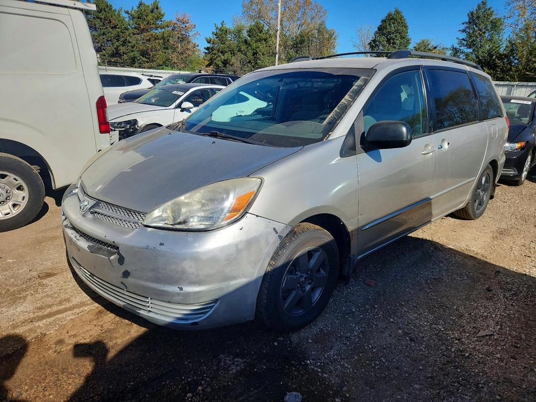Вид 2004 TOYOTA SIENNA LE 7 PASSENGER, угол 1