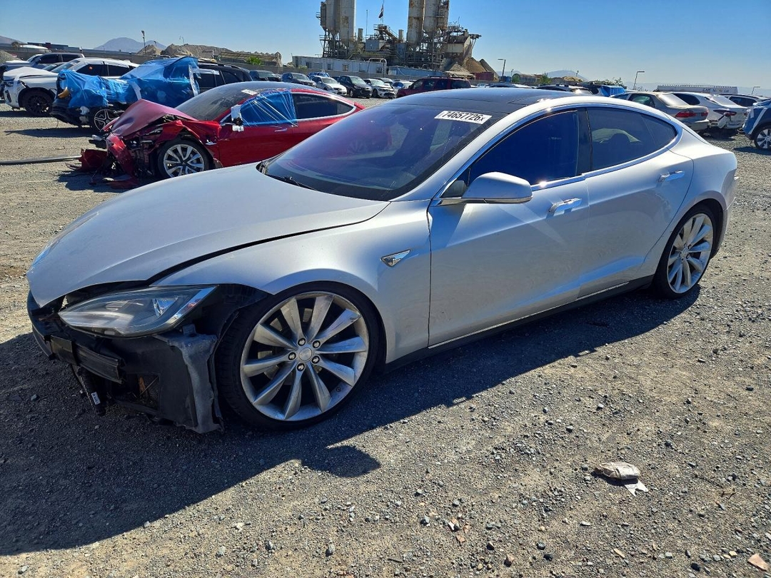 منظر 2013 TESLA MODEL S، زاوية 1