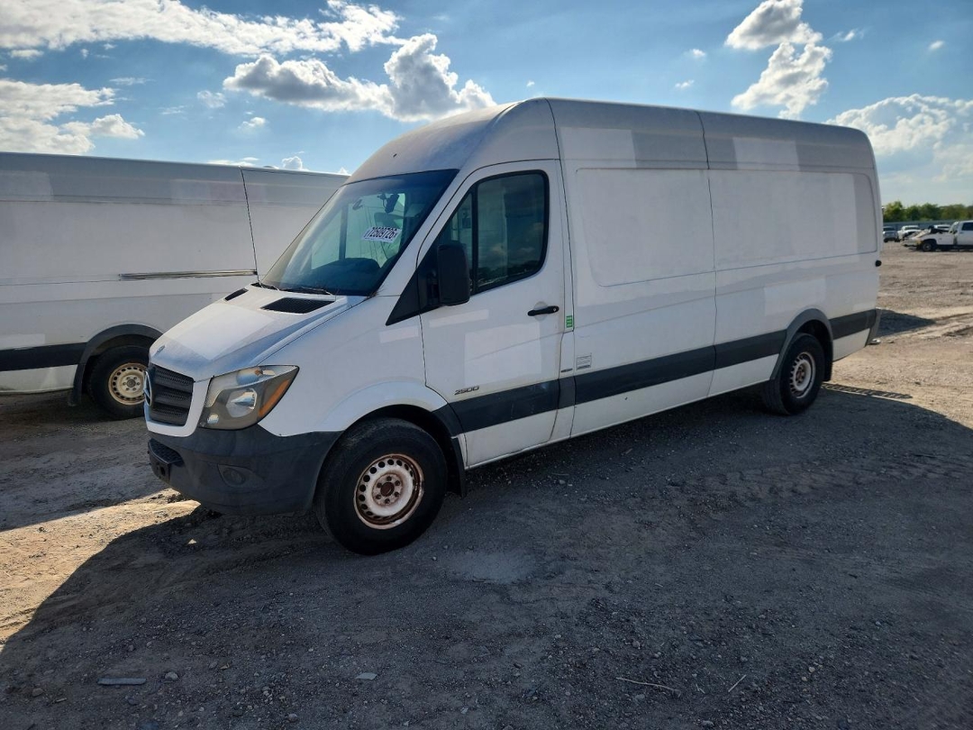 منظر 2015 MERCEDES-BENZ SPRINTER 2500 DELIVERY VAN، زاوية 1