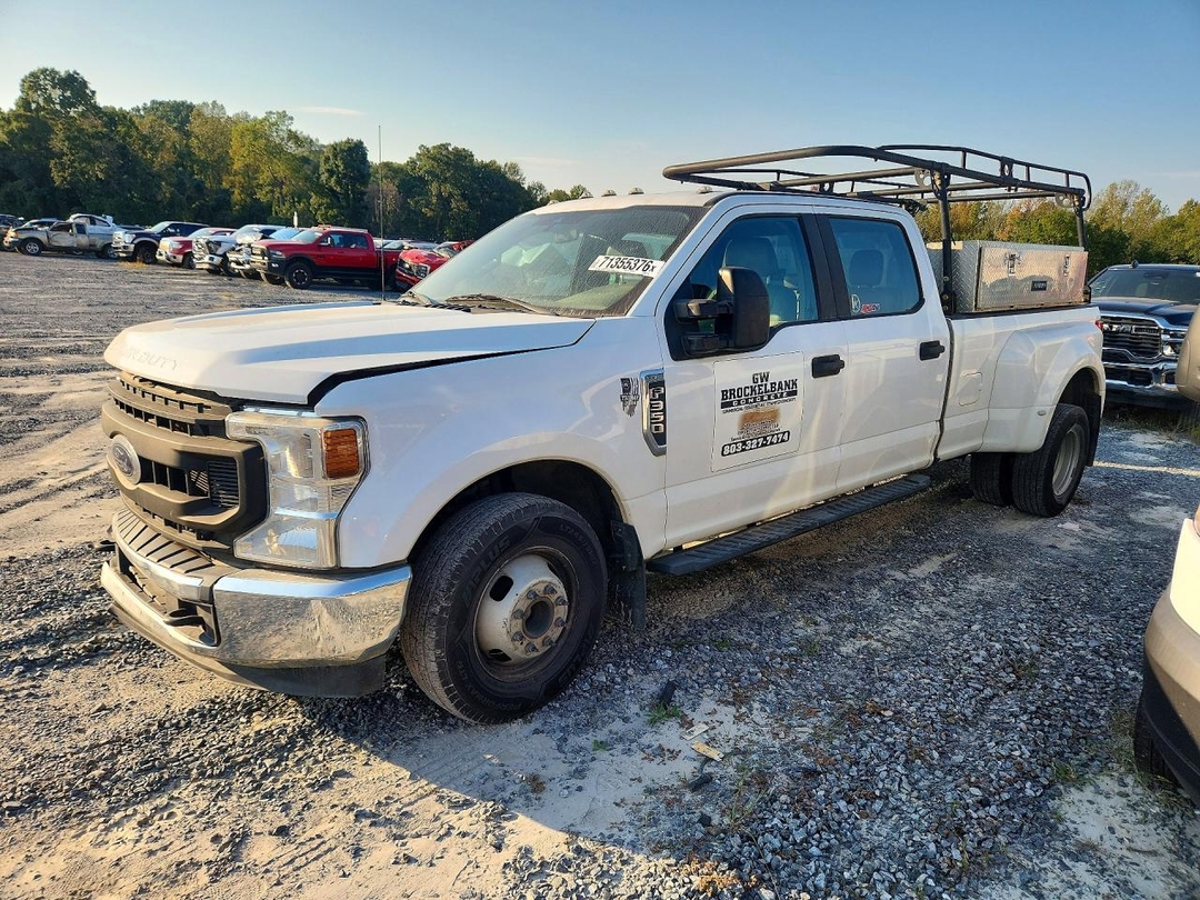 Vue de 2021 FORD F350 SUPER DUTY, angle 1