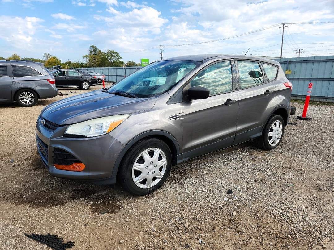 Vue de 2013 FORD ESCAPE S, angle 1