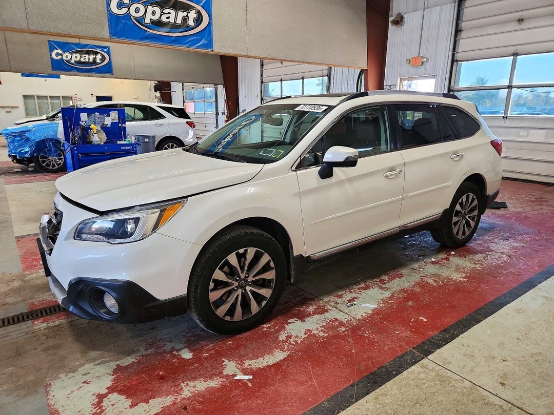منظر 2017 SUBARU OUTBACK TOURING، زاوية 1