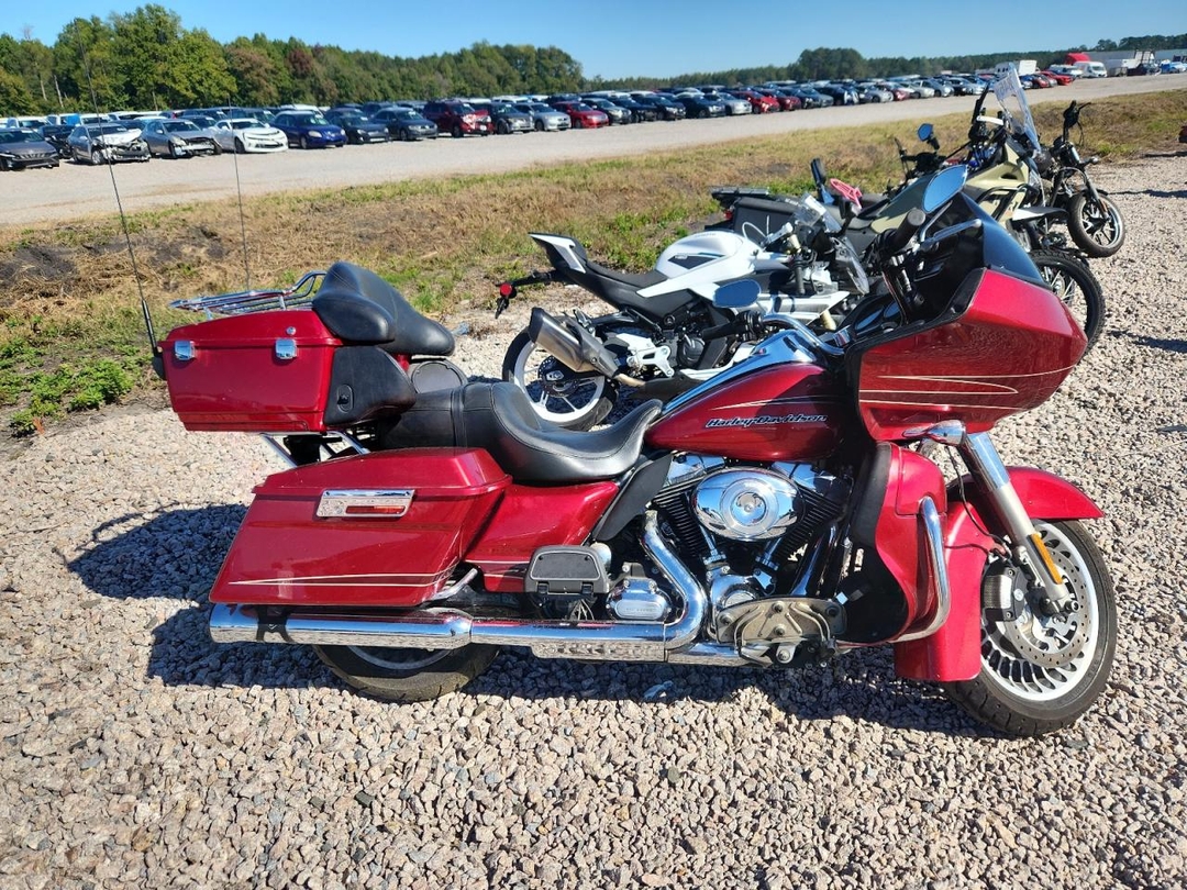 منظر 2013 HARLEY-DAVIDSON FLTRU ROAD GLIDE ULTRA، زاوية 1