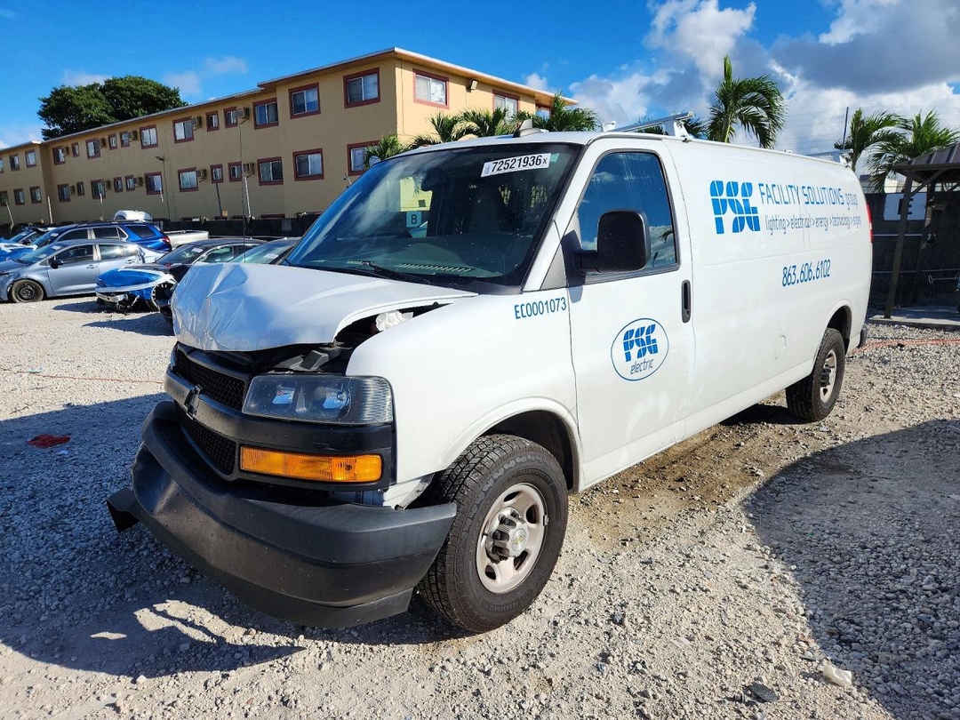 Vue de 2023 CHEVROLET EXPRESS G3500, angle 1