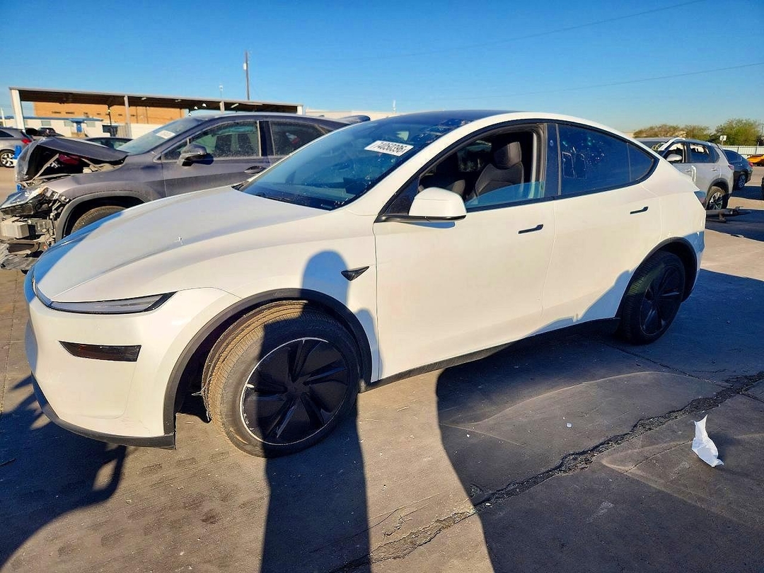 Vue de 2026 TESLA MODEL Y, angle 1