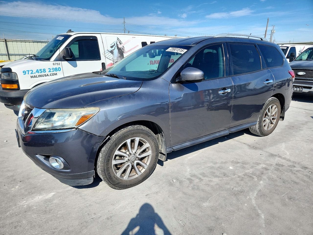Vista de 2015 NISSAN PATHFINDER SV, ángulo 1