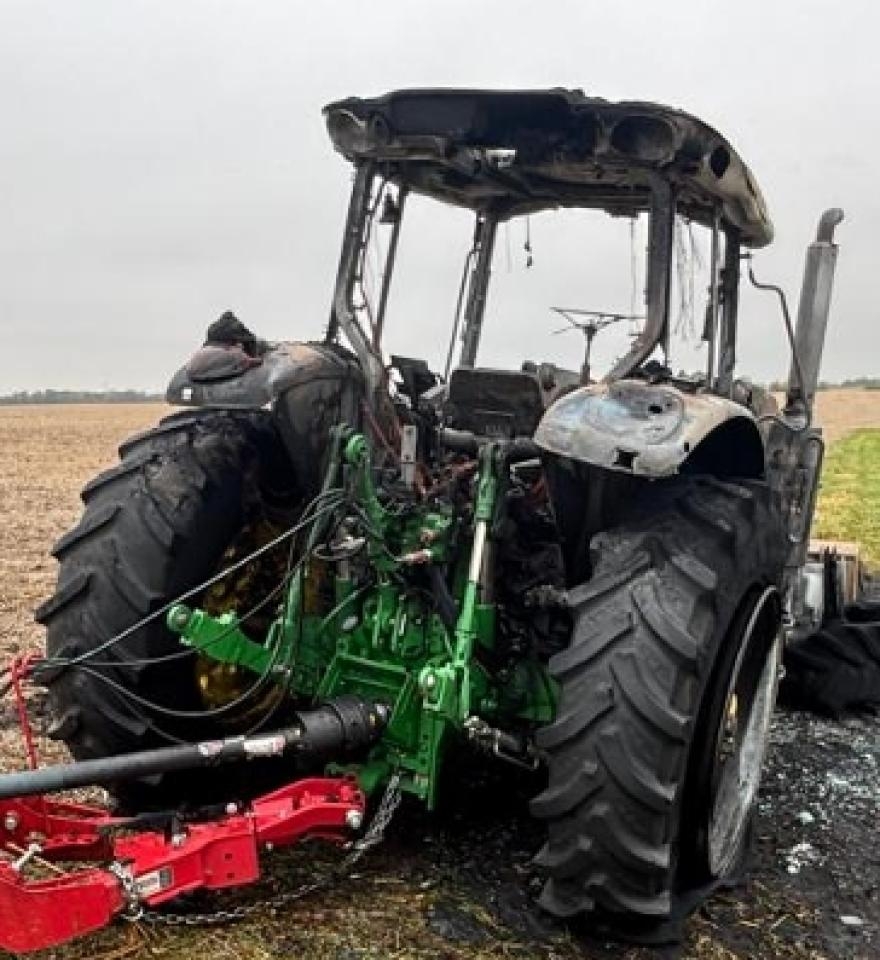 Вид 2021 JOHN DEERE 6130, угол 1