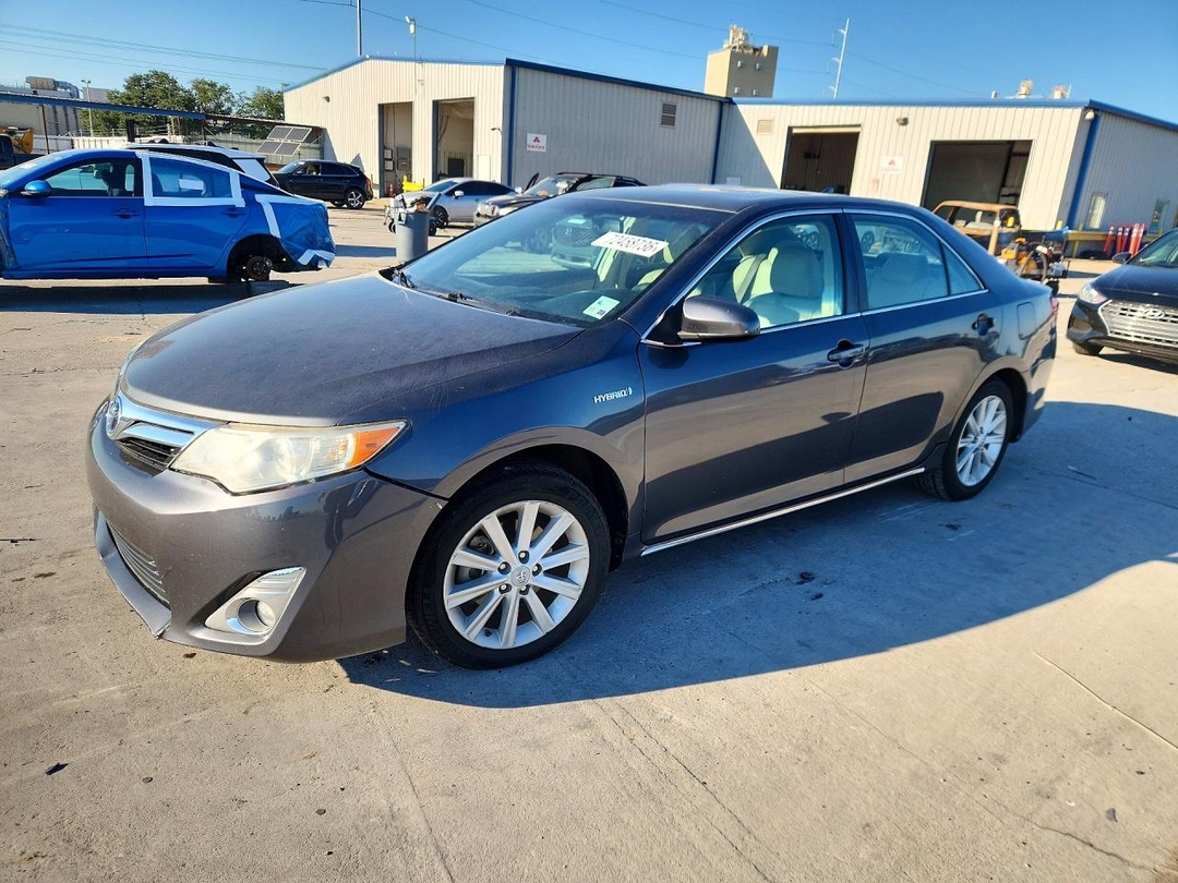 منظر 2012 TOYOTA CAMRY HYBRID XLE، زاوية 1