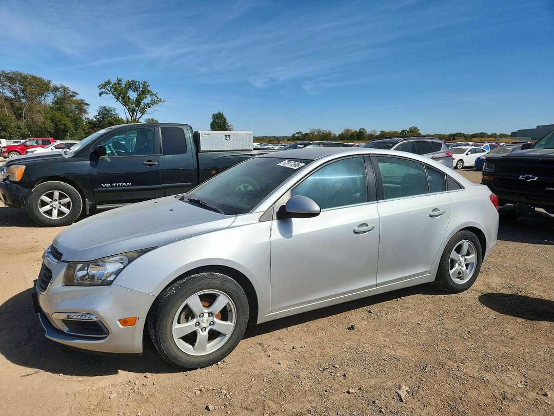 Вид 2015 CHEVROLET CRUZE LT, угол 1