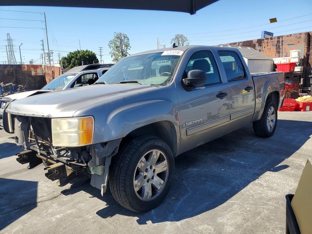 منظر 2007 GMC NEW SIERRA C1500، زاوية 1