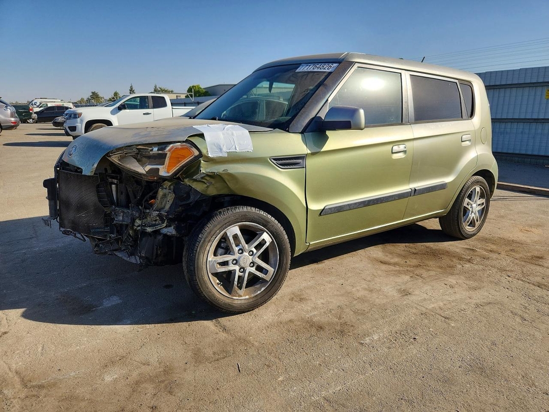 Vue de 2010 KIA SOUL +, angle 1