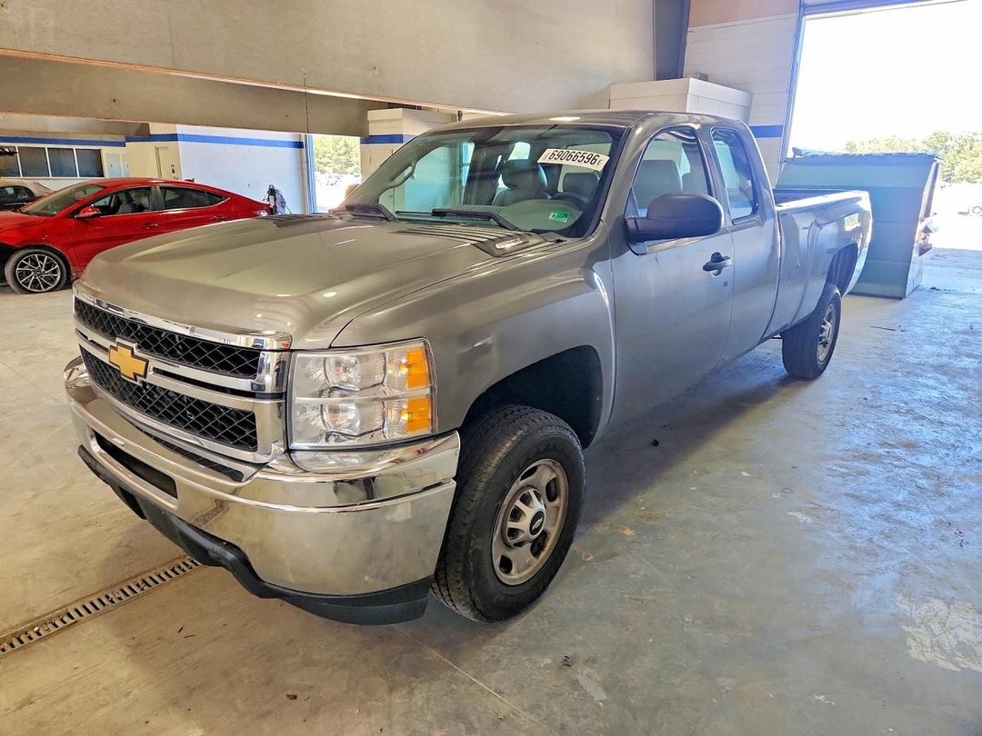 Vue de 2013 CHEVROLET SILVERADO K2500 HEAVY DUTY, angle 1