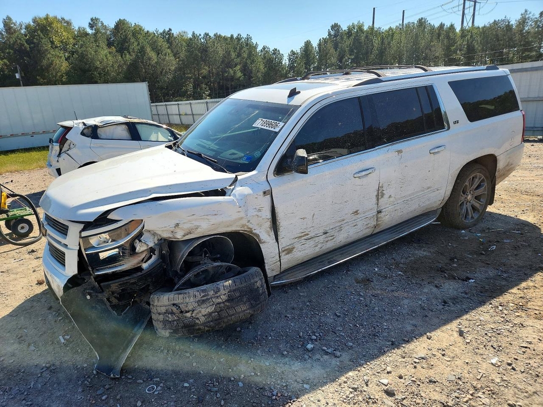 منظر 2015 CHEVROLET SUBURBAN K1500 LTZ، زاوية 1