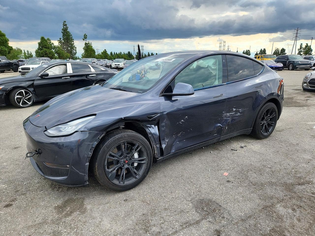 Vista de 2021 TESLA MODEL Y, ángulo 1