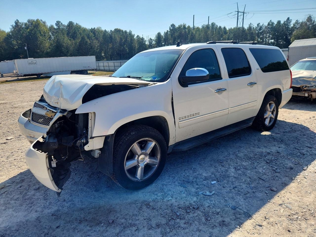 Vista de 2012 CHEVROLET SUBURBAN K1500 LTZ, ángulo 1