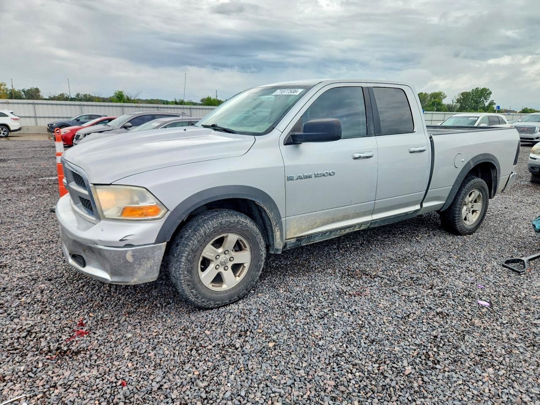 Вид 2012 DODGE RAM 1500 SLT, угол 1