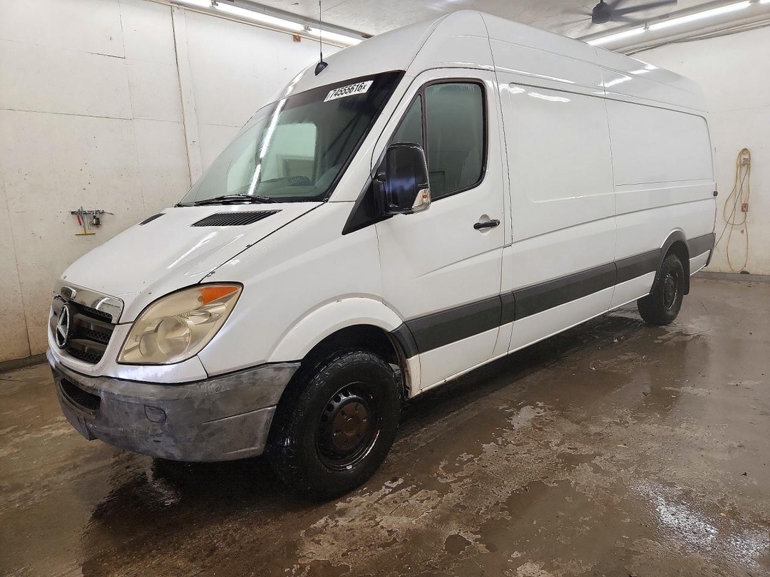 Vista de 2012 FREIGHTLINER SPRINTER 2 - DELIVERY VAN, ángulo 1