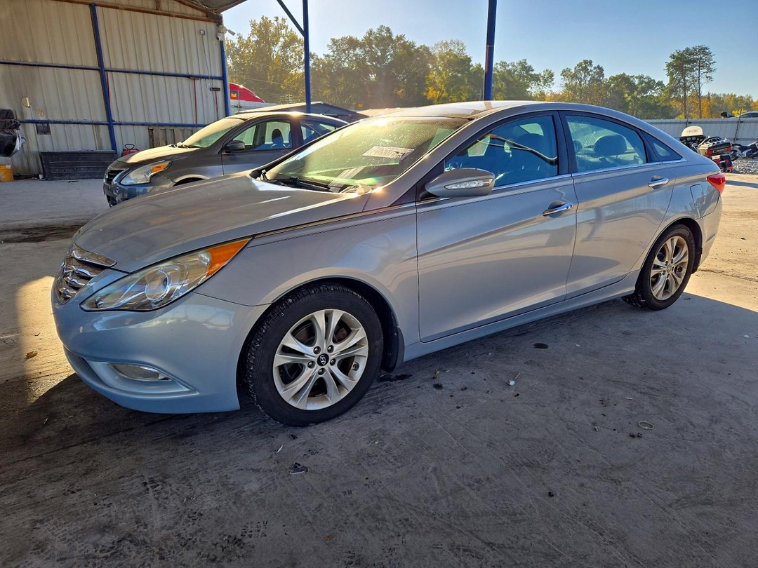 Vue de 2012 HYUNDAI SONATA LIMITED, angle 1