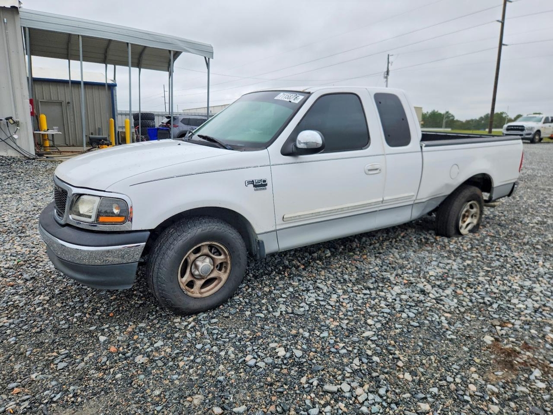 Вид 2001 FORD F150, угол 1