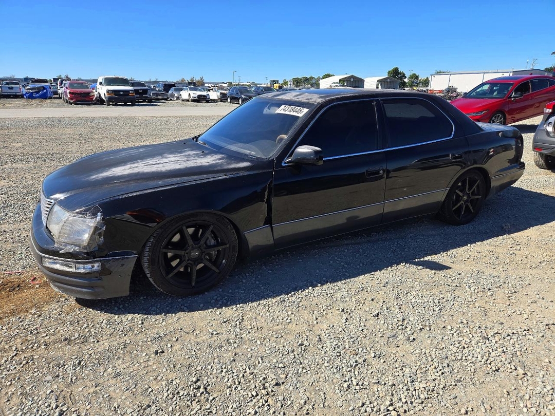 Vista de 1997 LEXUS LS 400, ángulo 1