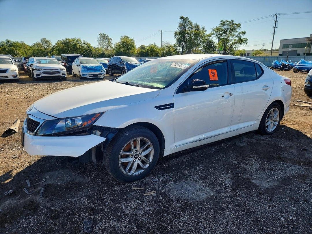 Вид 2011 KIA OPTIMA LX, угол 1