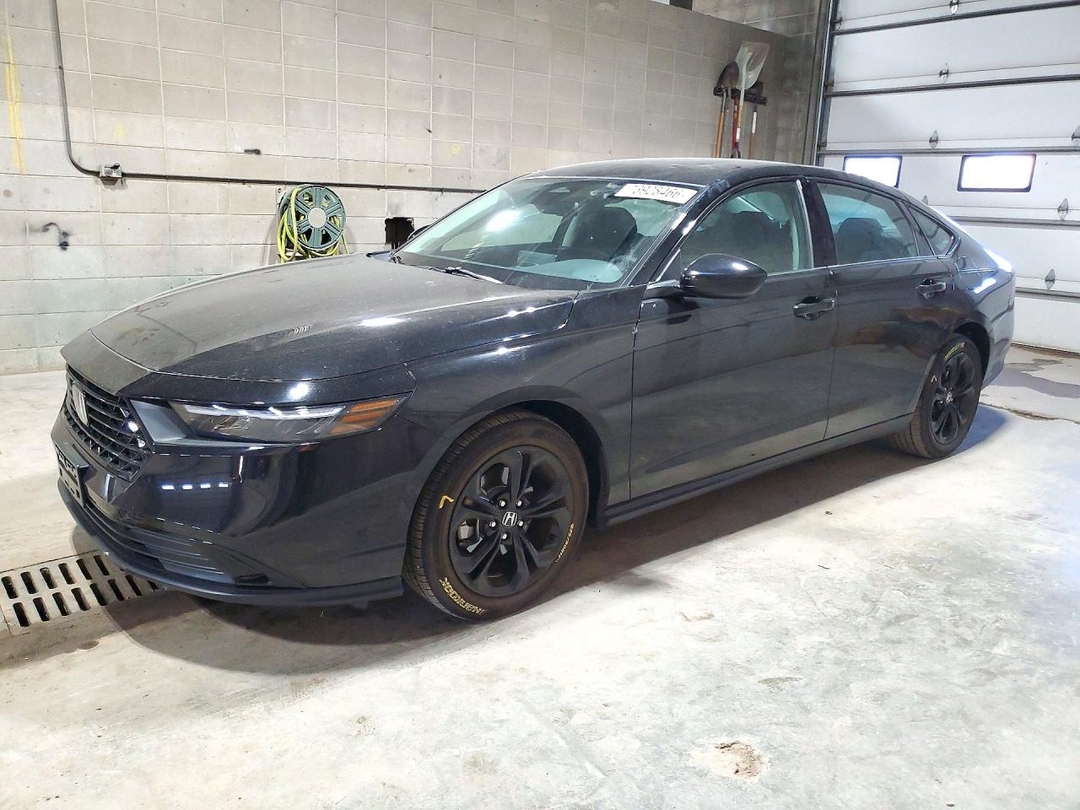 Vista de 2025 HONDA ACCORD SE, ángulo 1