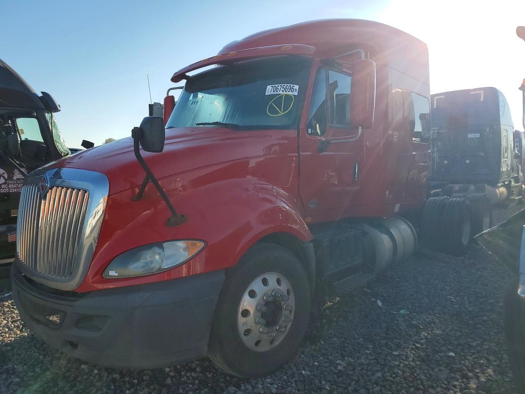 Vue de 2016 INTERNATIONAL PROSTAR SEMI TRUCK, angle 1