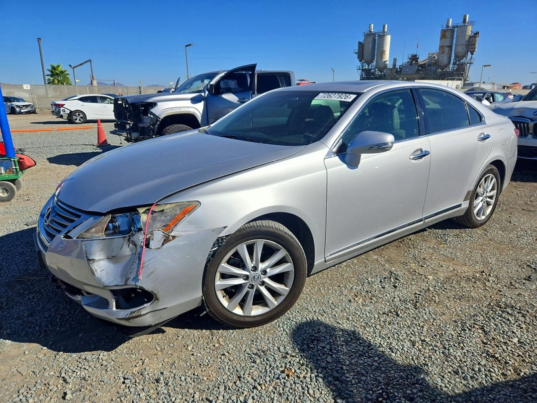Вид 2010 LEXUS ES 350, угол 1