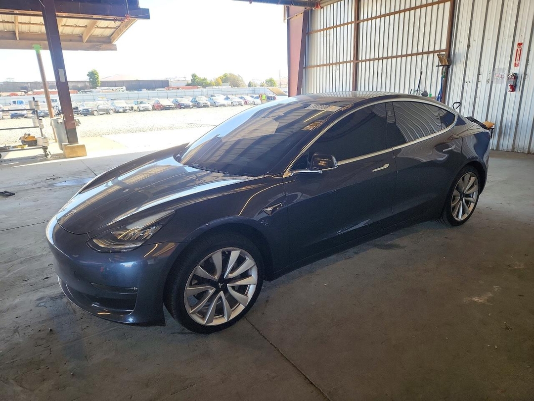 Vista de 2018 TESLA MODEL 3, ángulo 1