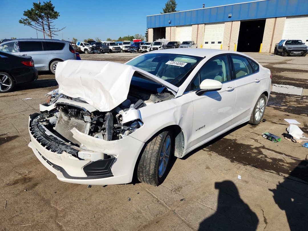 Vue de 2019 FORD FUSION SE, angle 1