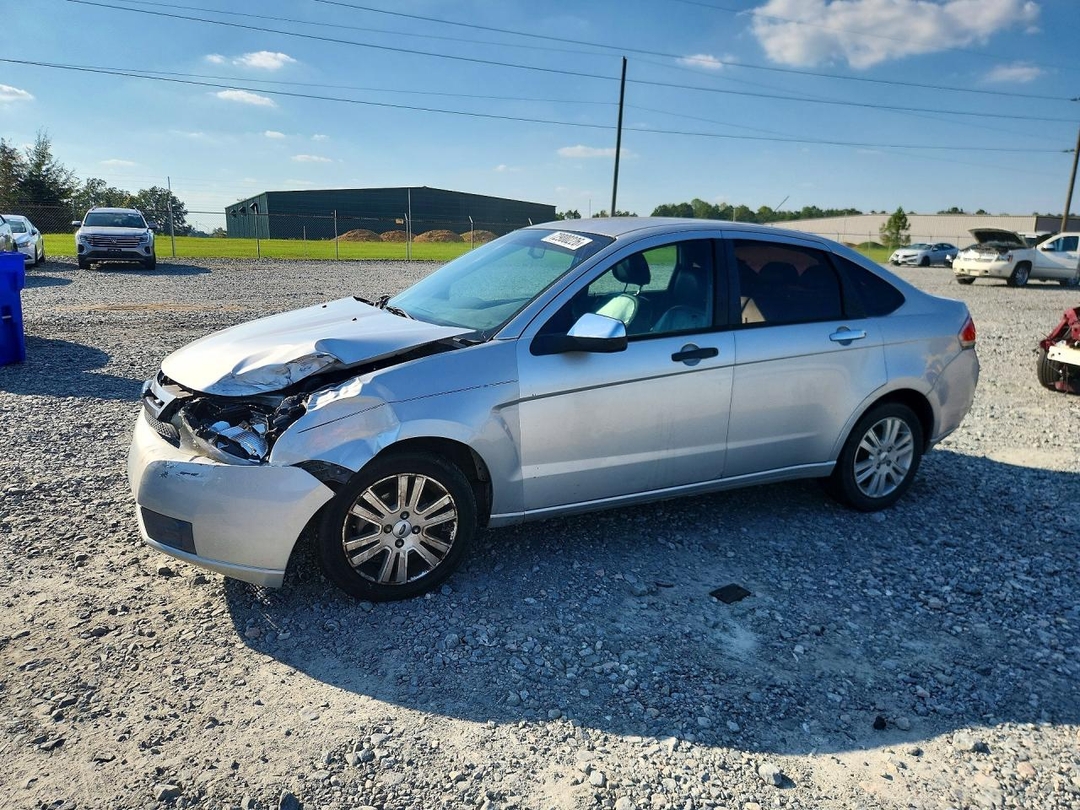 Vue de 2010 FORD FOCUS SEL, angle 1