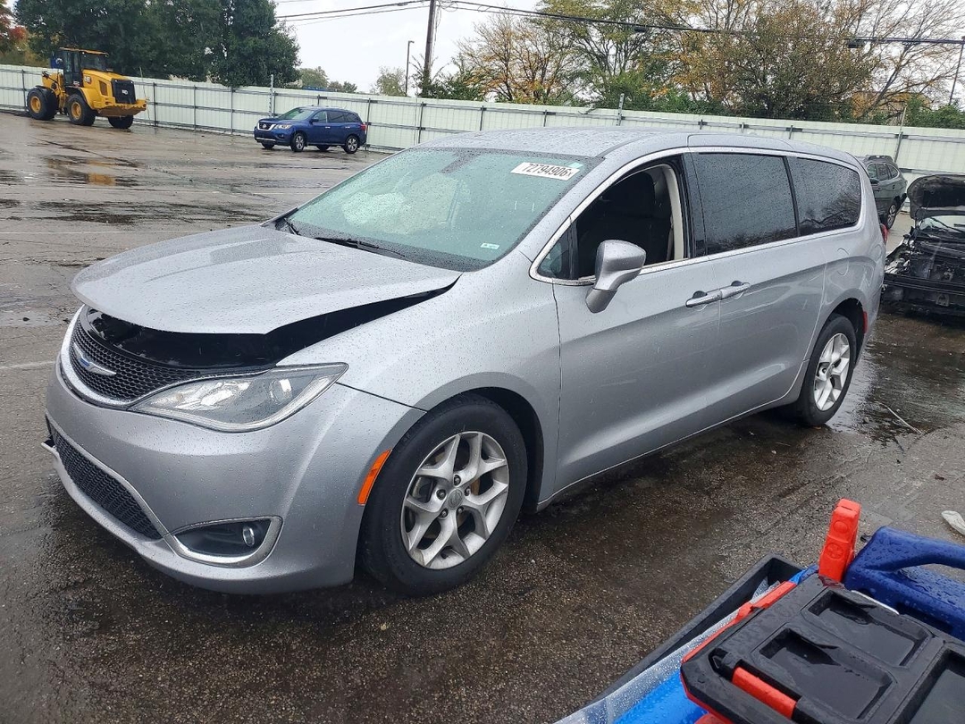 Вид 2018 CHRYSLER PACIFICA TOURING PLUS, угол 1