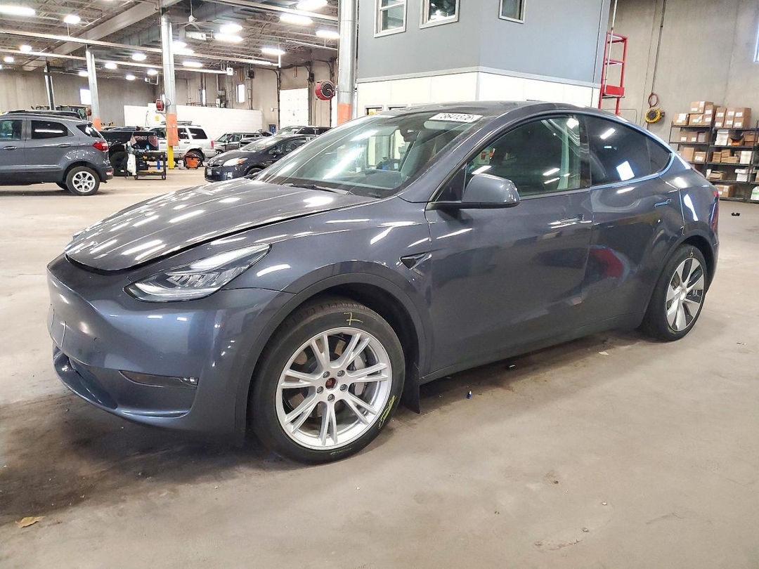 منظر 2021 TESLA MODEL Y، زاوية 1