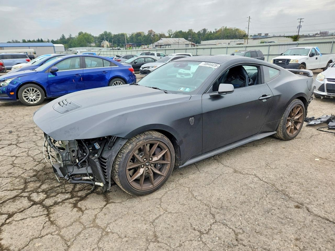 Vue de 2025 FORD MUSTANG DARK HORSE, angle 1