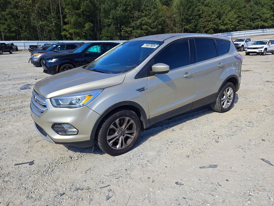 Vista de 2017 FORD ESCAPE SE, ángulo 1