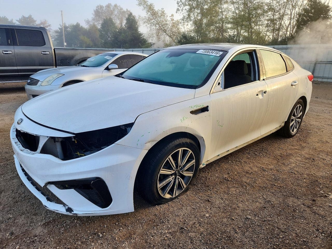 Vue de 2019 KIA OPTIMA LX, angle 1