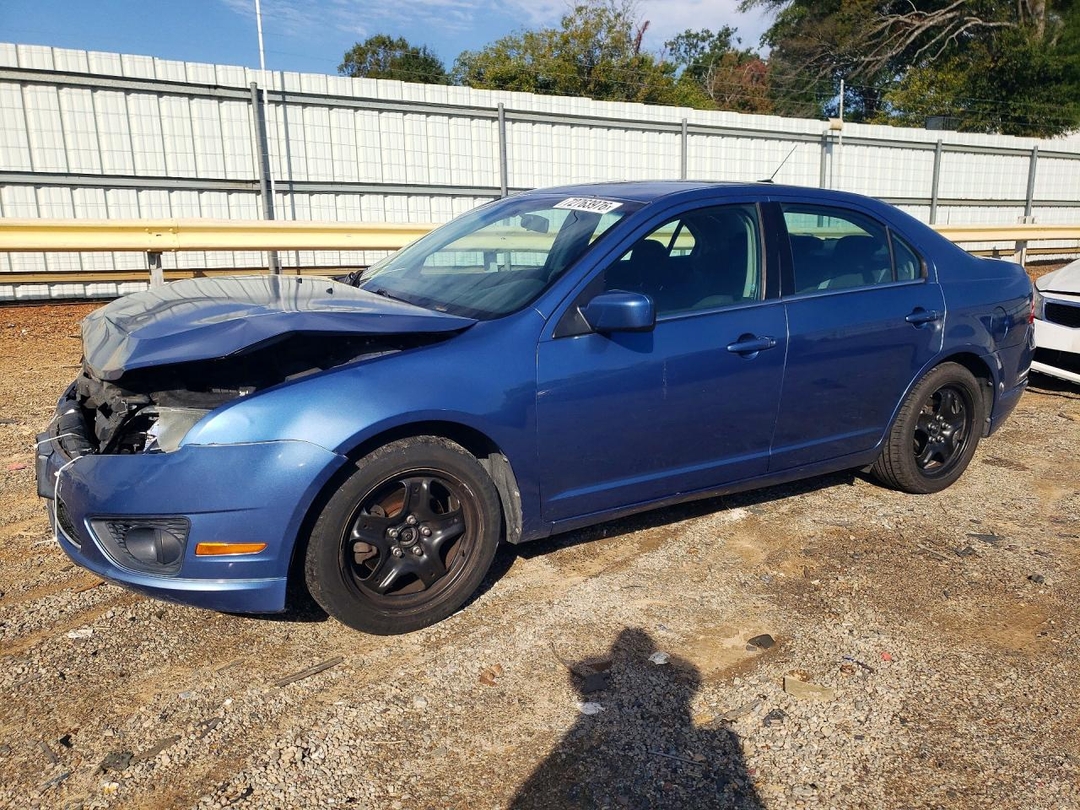 Vue de 2010 FORD FUSION SE, angle 1