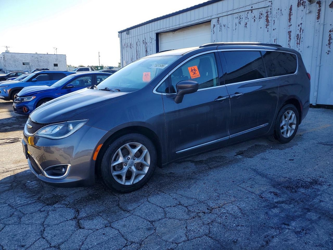 Vista de 2017 CHRYSLER PACIFICA TOURING L, ángulo 1