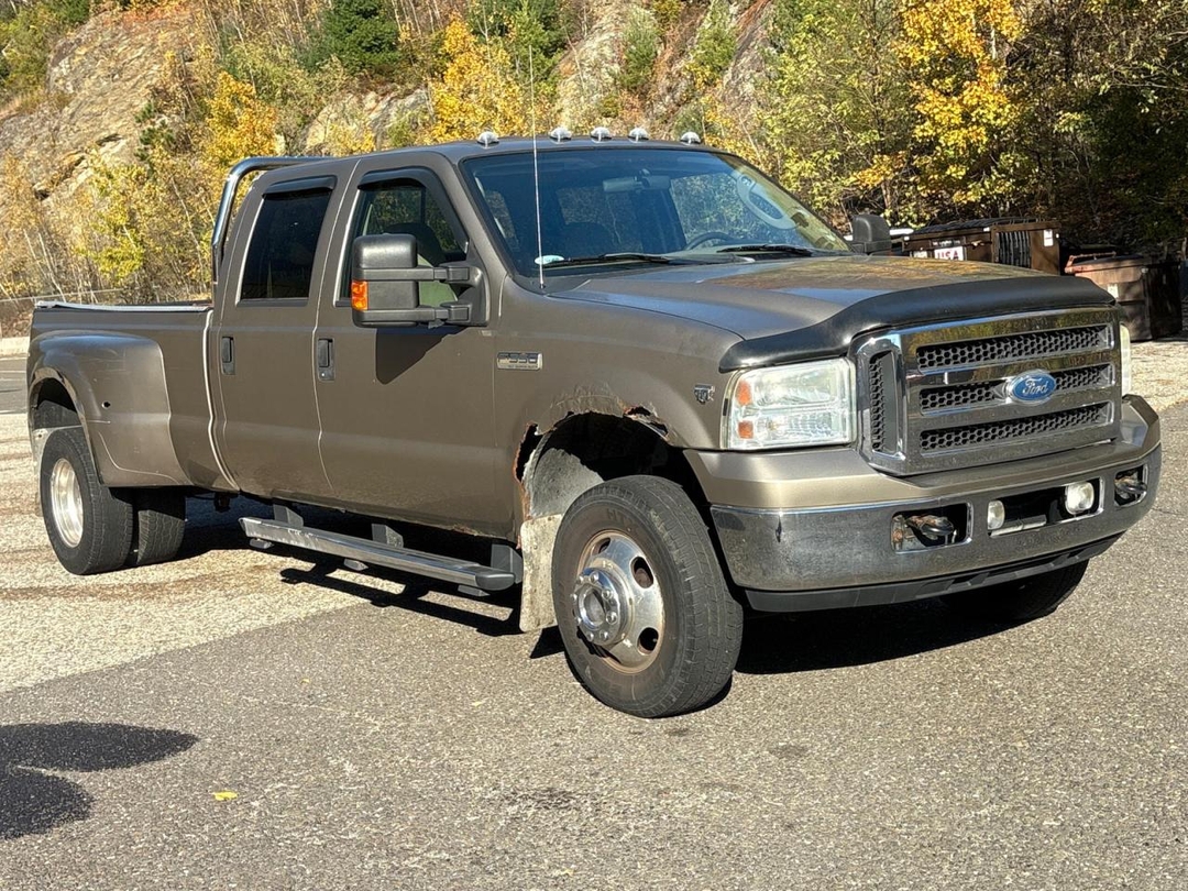 Vue de 2005 FORD F350 SUPER DUTY, angle 1