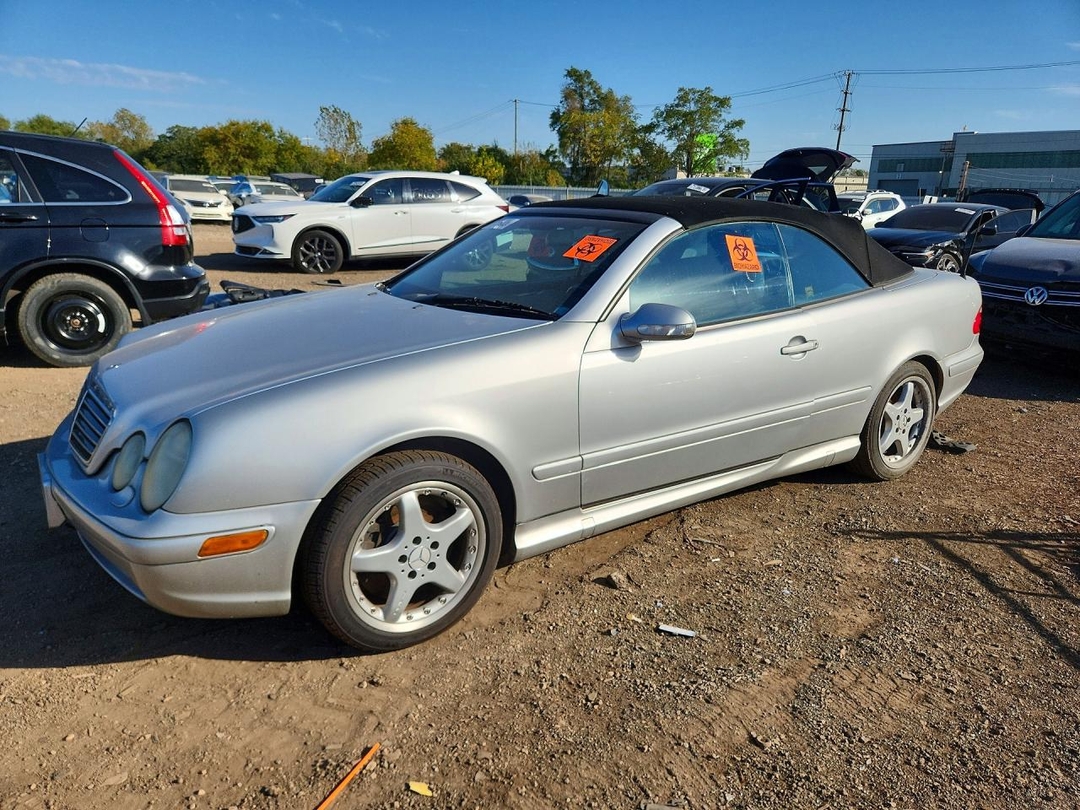 Vue de 2002 MERCEDES-BENZ CLK 55 AMG, angle 1