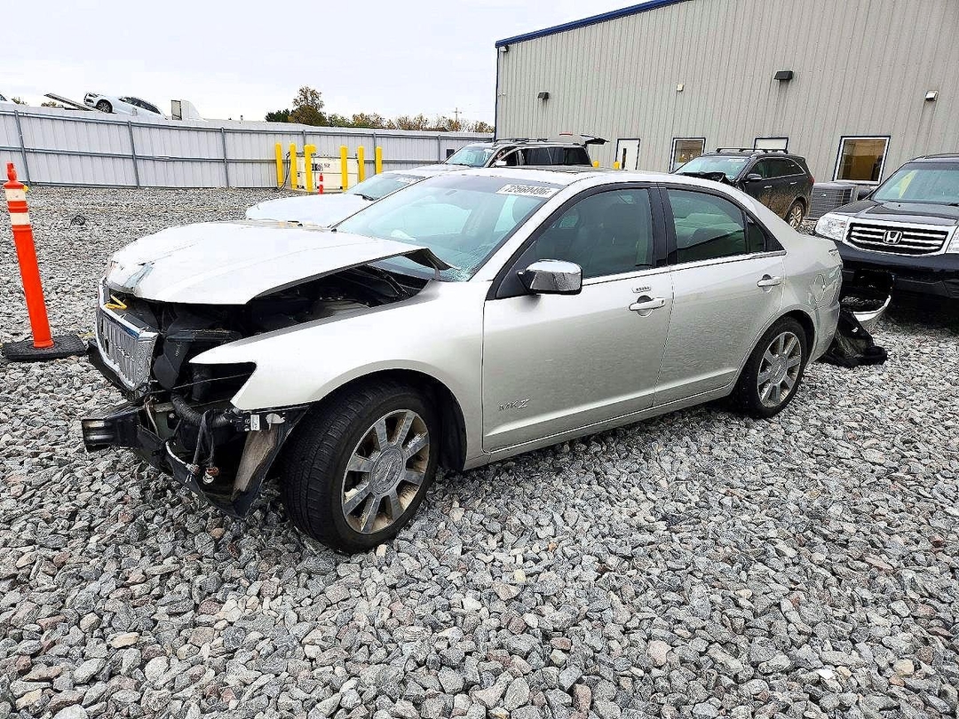 Vue de 2007 LINCOLN MKZ, angle 1