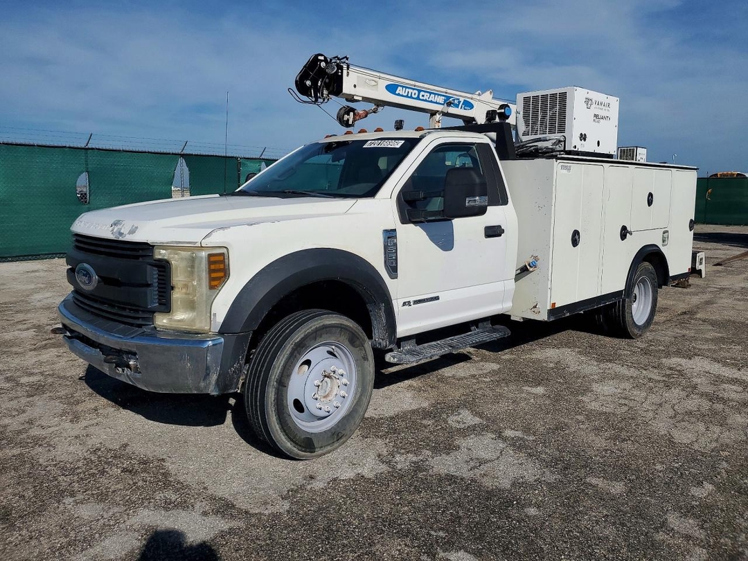 Vedere 2019 FORD F550 SUPER DUTY UTILITY / SERVICE TRUCK, unghi 1