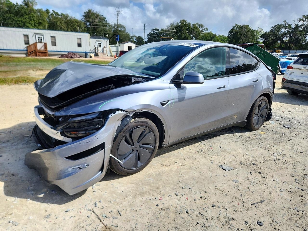 Vista de 2026 TESLA MODEL Y, ángulo 1