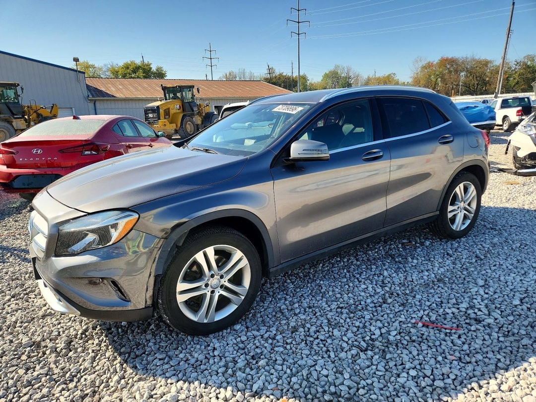 منظر 2015 MERCEDES-BENZ GLA 250 4MATIC، زاوية 1