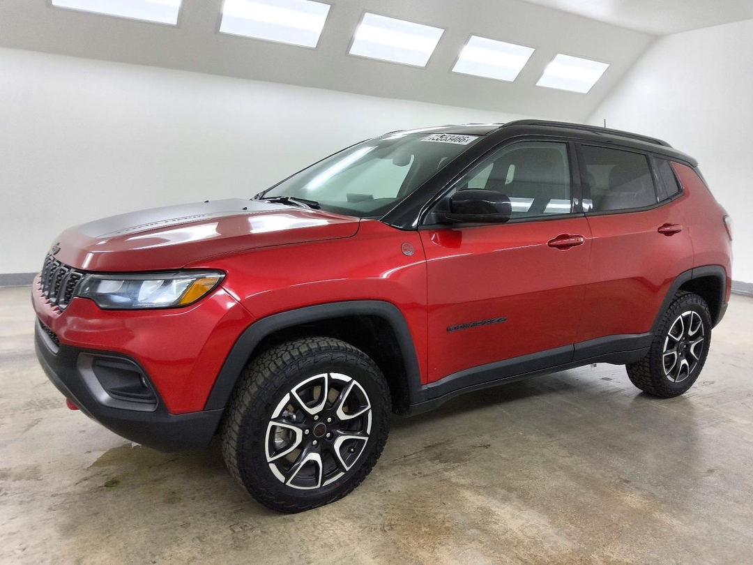 Vue de 2025 JEEP COMPASS TRAILHAWK, angle 1